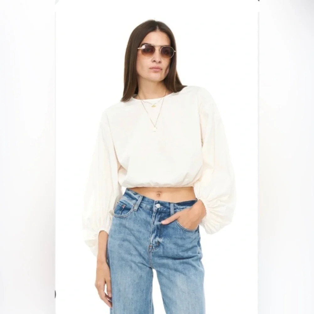 118$ NWT Pistola Women's Beige Long Sleeve Round Neck Crop Top Blouse Size L